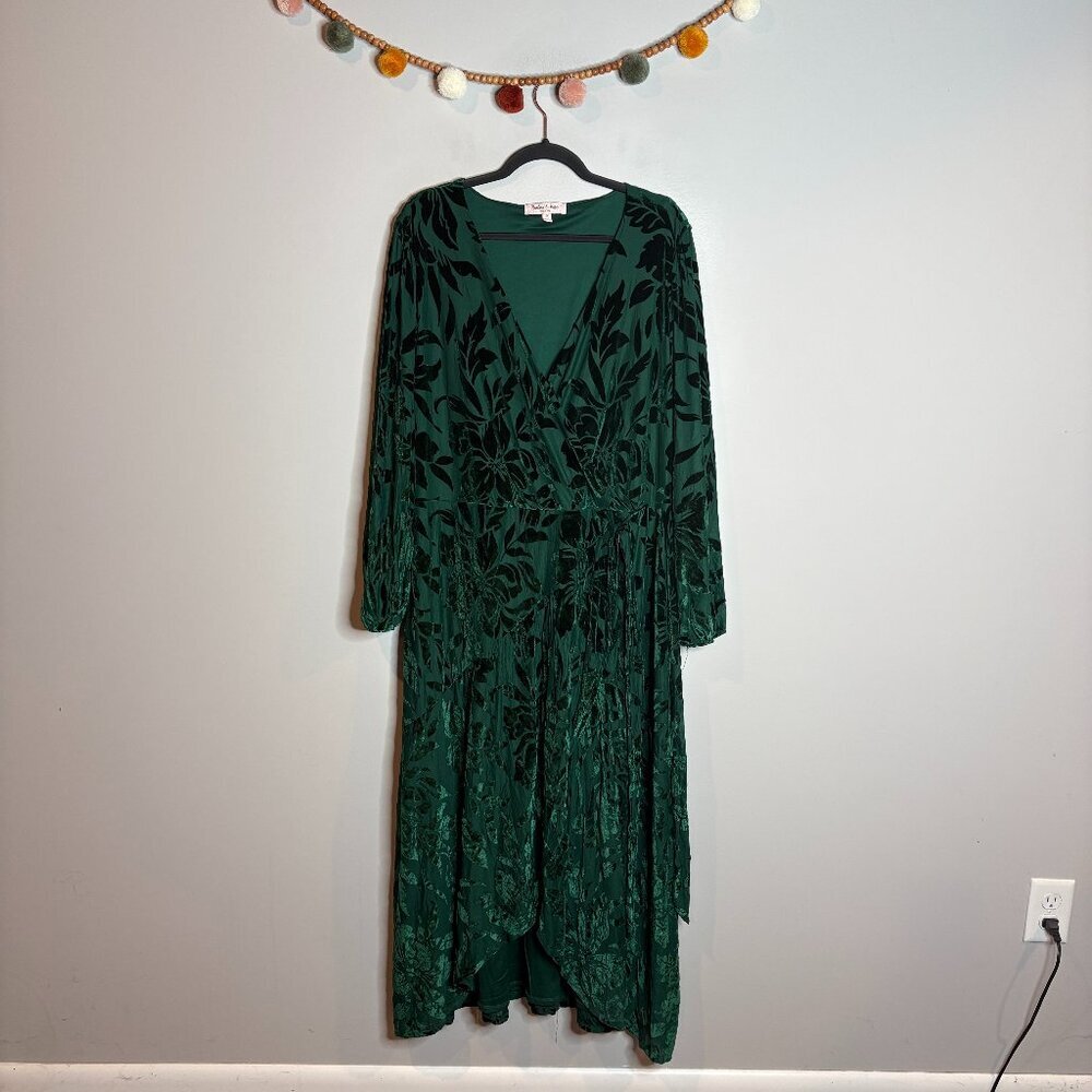 Harlow & Rose green velvet jacquard midi dress